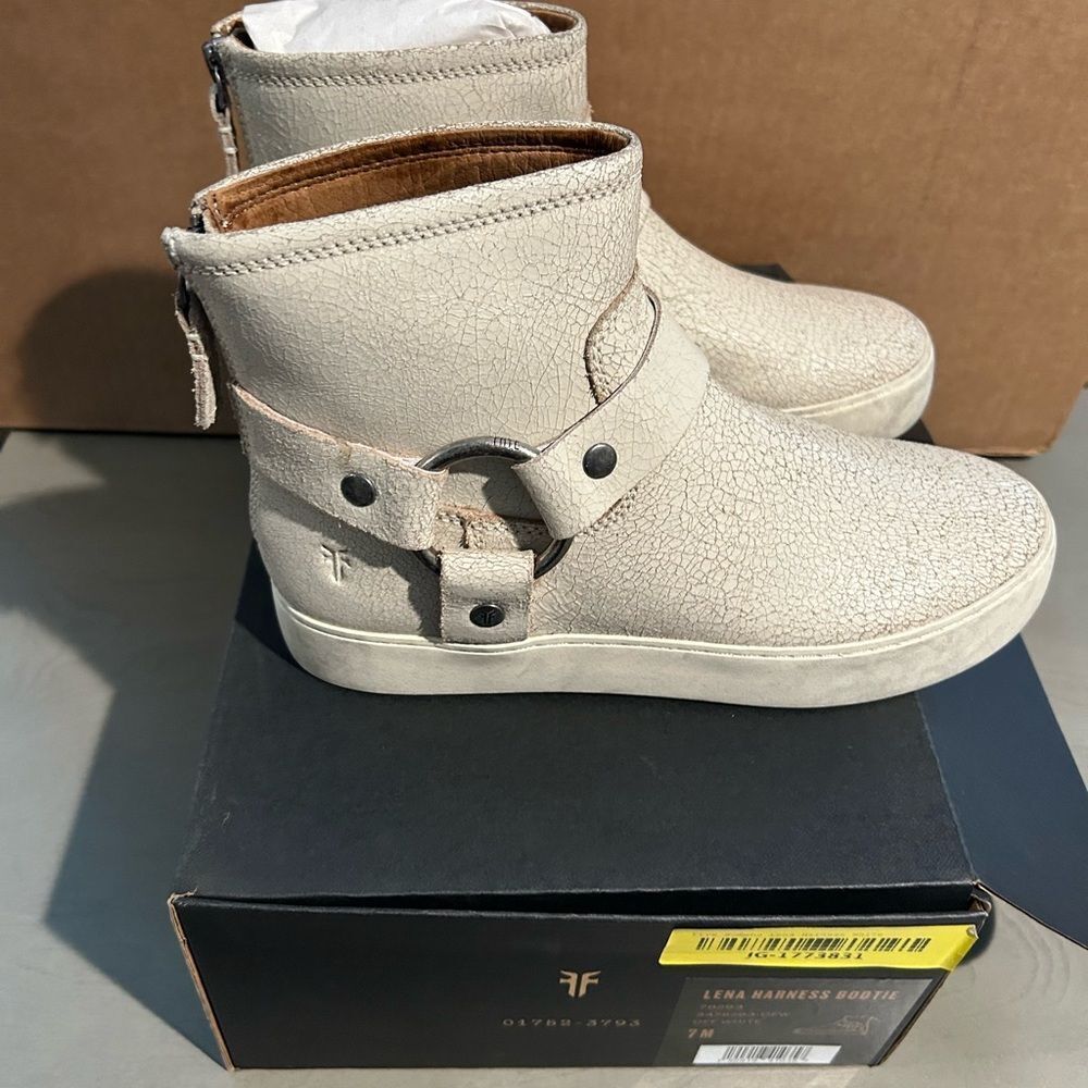Frye off white boots NWT 7